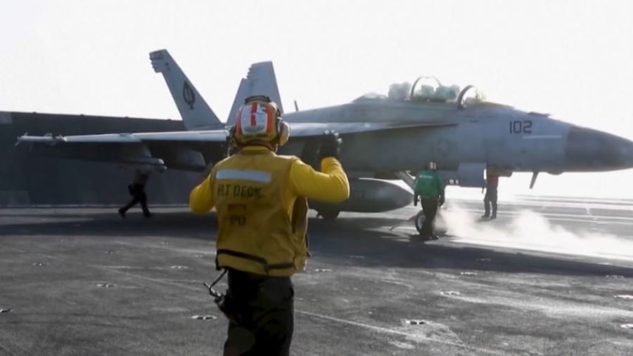 КСИР ударил по авианосцу США