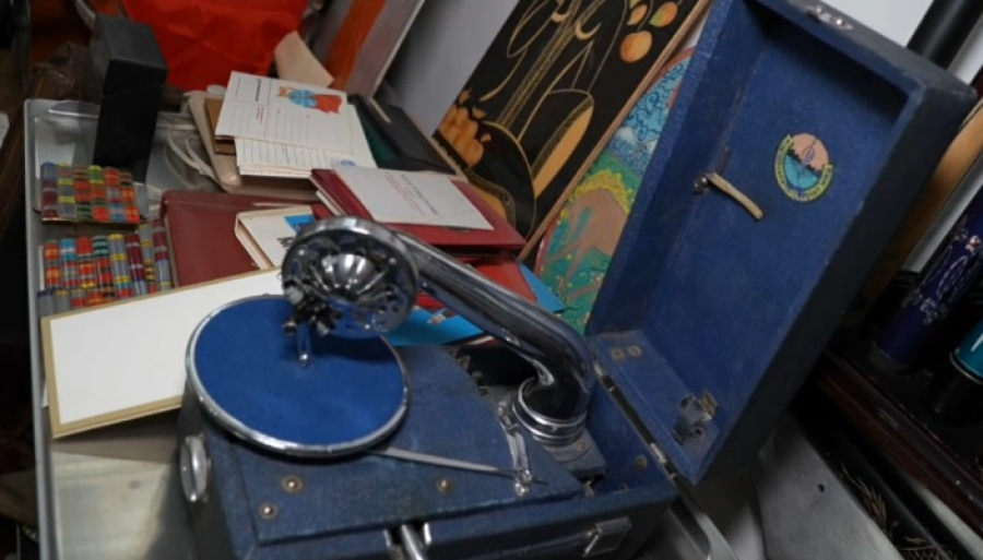 Павлодарец собрал уникальную коллекцию старинных предметов