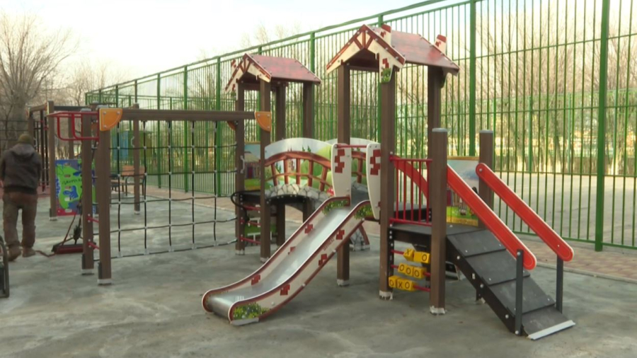 Атырауда аулалар абаттандырылып жатыр