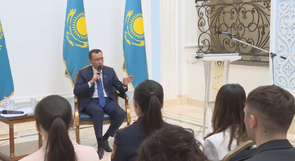 Маулен Ашимбаев встретился с казахстанскими студентами в Москве