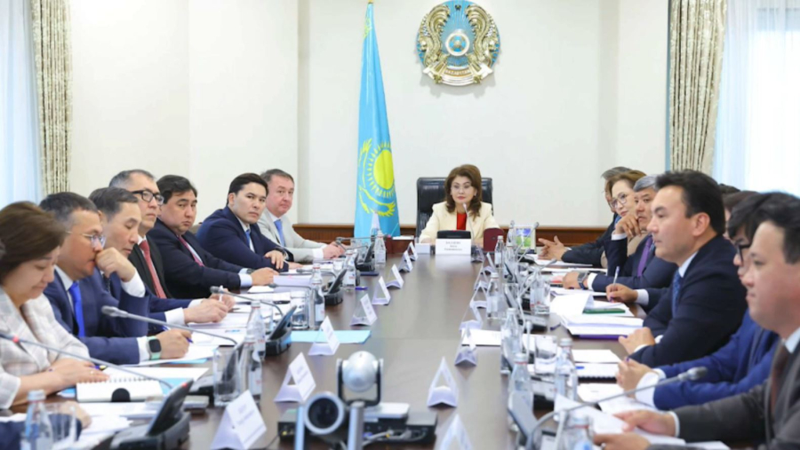 Мемлекеттік тіл саясатын жүзеге асыру жөніндегі комиссияның отырысы өтті