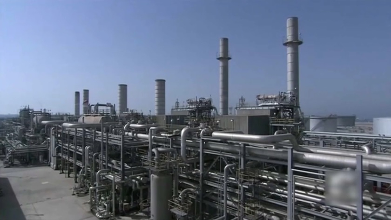 Цены на нефть снизились более чем на 1%