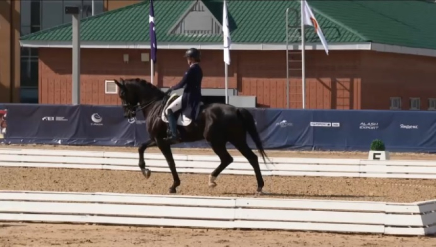 В столице завершились международные соревнования по конкуру