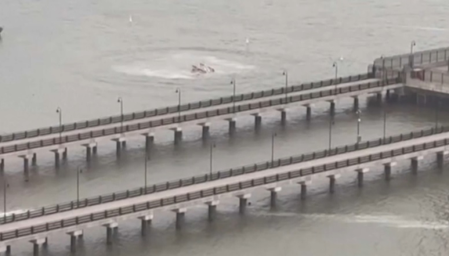 Вертолет упал в реку Гудзон в Нью-Йорке: 6 погибших