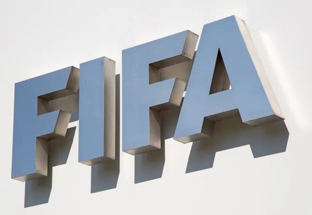 Инфантиноны сынаған FIFA басшыларының бірі қызметінен кетті