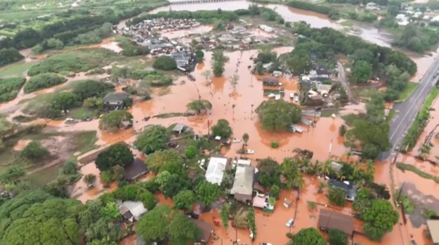 Дожди вызвали наводнения на Гавайях