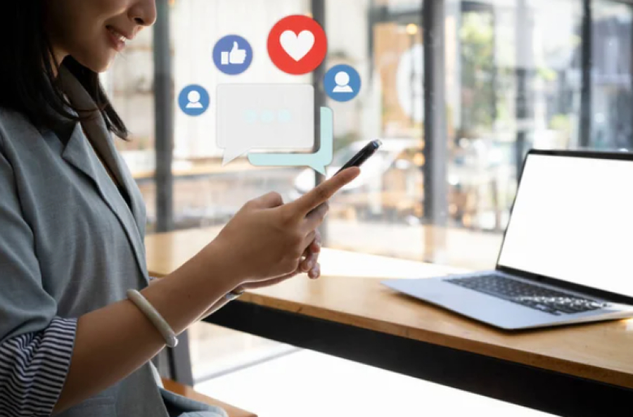 О мошенниках в социальных сетях напоминают казахстанцам   