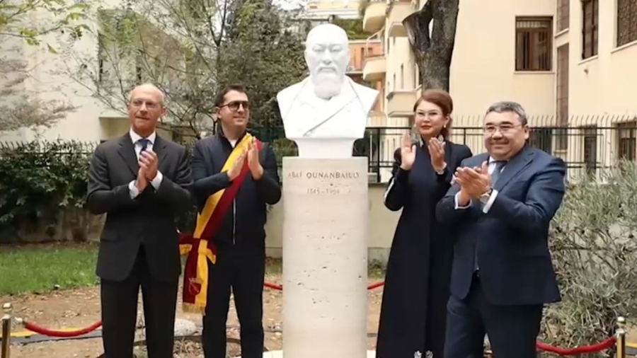 Римде Абайдың бюсті салтанатты түрде ашылды