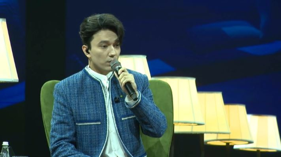 Димаш Кудайберген встретился с поклонниками из 45 стран в Алматы