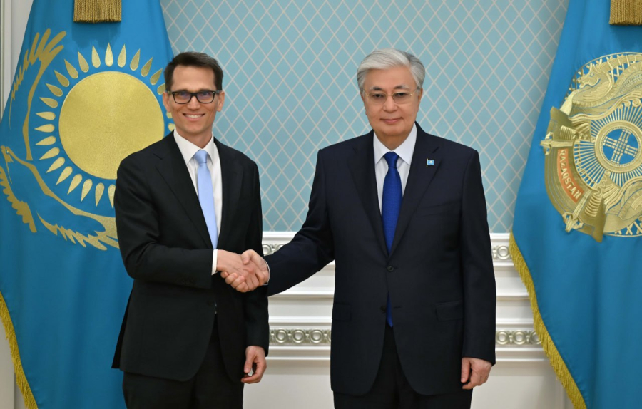 Глава государства принял представителя Национального банка Швейцарии