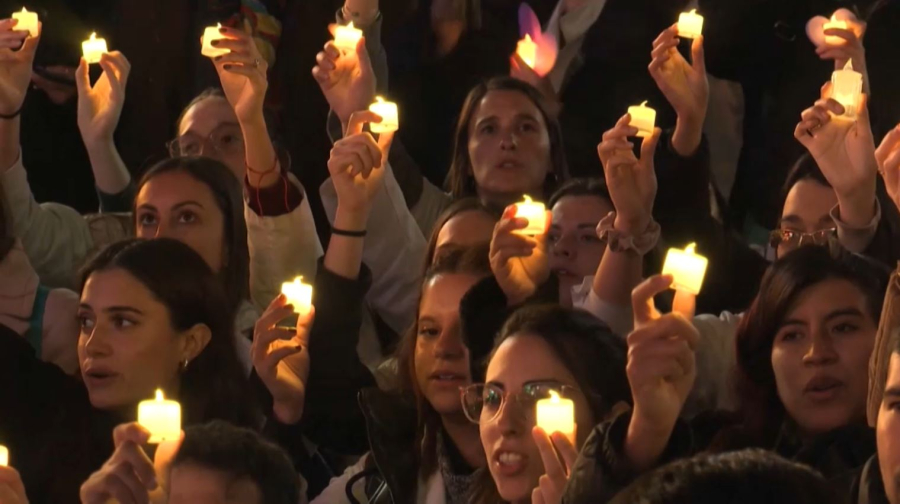 Аргентинада медицина қызметкерлері шеруге шықты