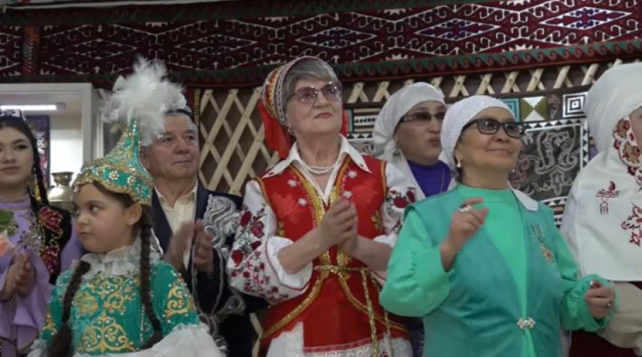 Көрісу күні отметили в столичном Доме дружбы