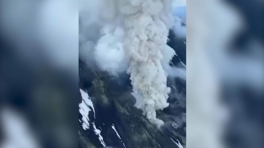 Древний вулкан проснулся на Камчатке