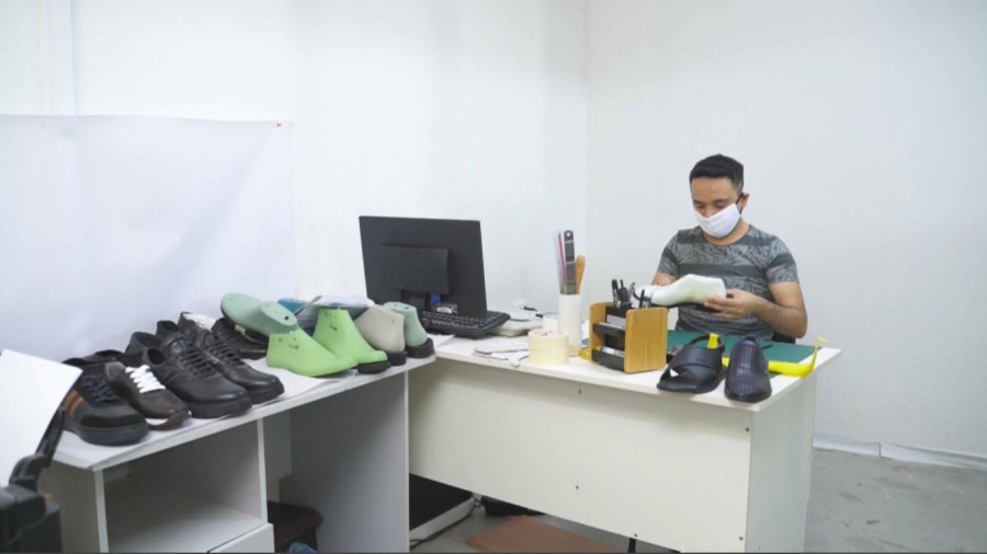 Елде 140 млн жұп аяқ киім таңбаланды