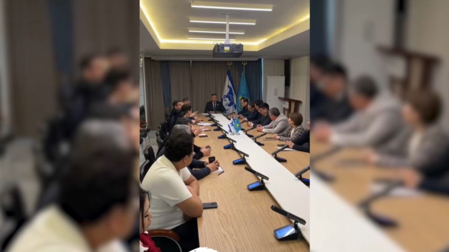 Проект новой Конституции обсудили в партии «Ак жол»