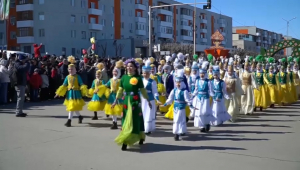 Празднование Наурыза в Жезказгане открылось красочным шествием