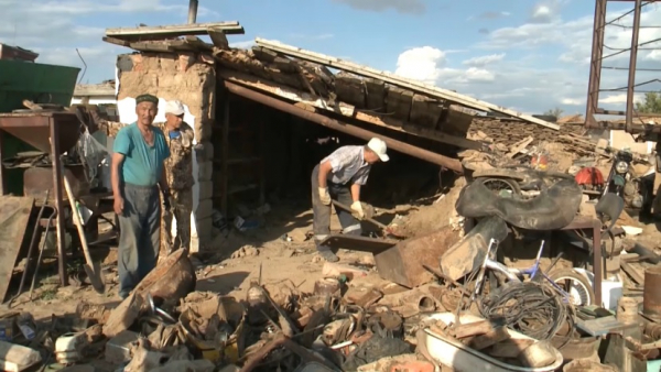 Ни один дом не уцелел после паводка в селе Кызыл Жулдыз