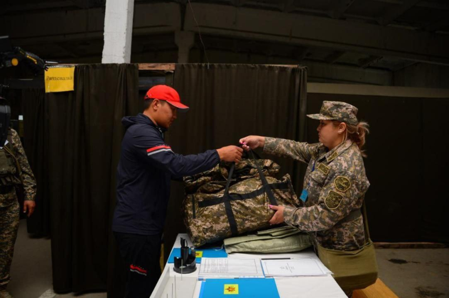 28 августа – День специалистов Тыла Вооружённых сил