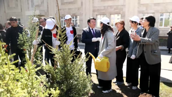 «Түлектердің ағаш егуі» экологиялық челленджі өтті