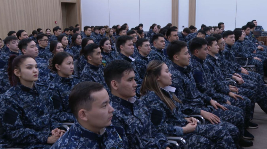 Ата заң – тіл нормаларына толық сай