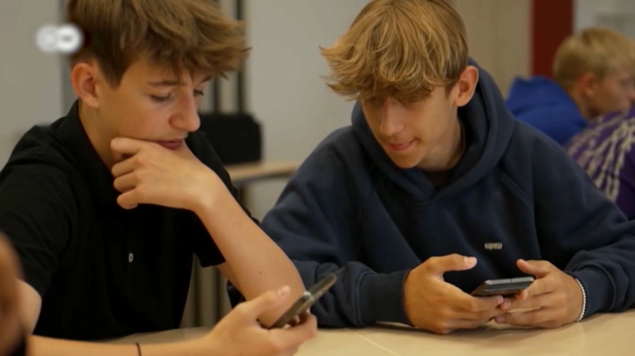 Использование смартфонов ограничат в школах Финляндии с нового учебного года