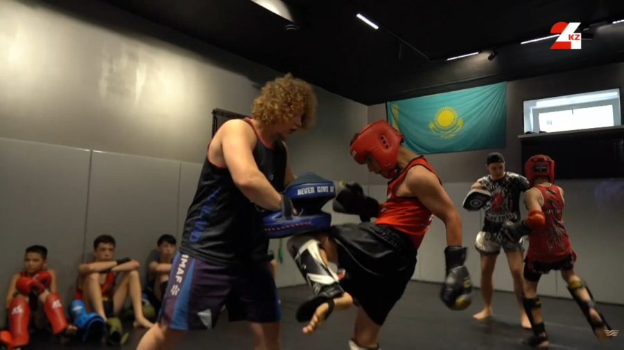 Казахский стиль муай-тай: как Уральск воспитывает чемпионов мира