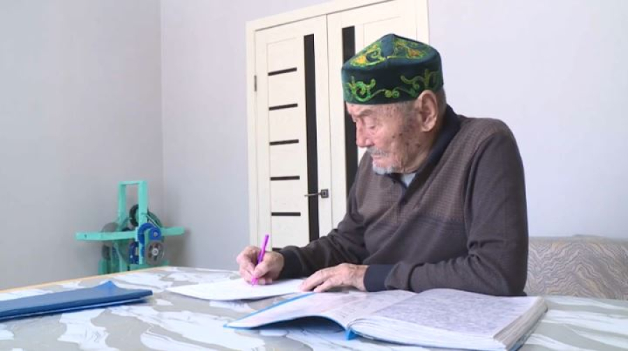 85-летний математик из Караганды решает сложнейшие задачи