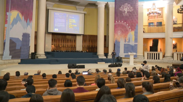 Лекция пианиста и композитора Рахат-Би Абдысагина прошла в КБТУ