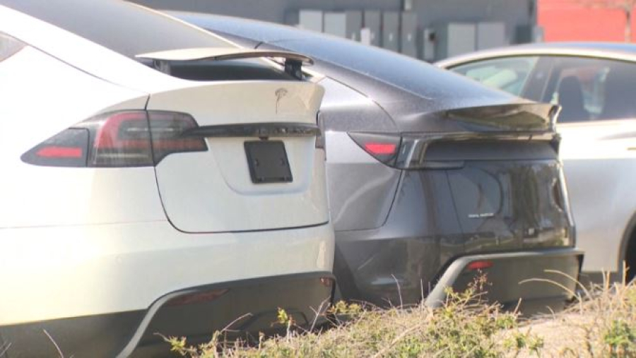 Продажи Tesla в Европе упали на 40%