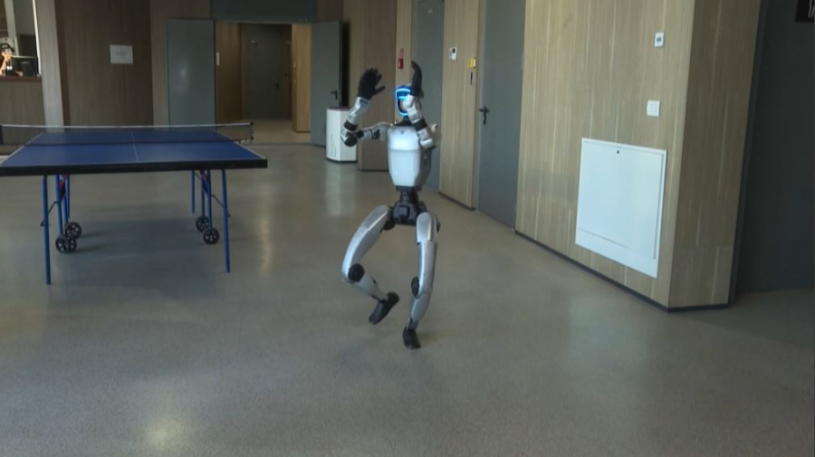 Астанада роботтар да қазақша ән айтып, би билейді