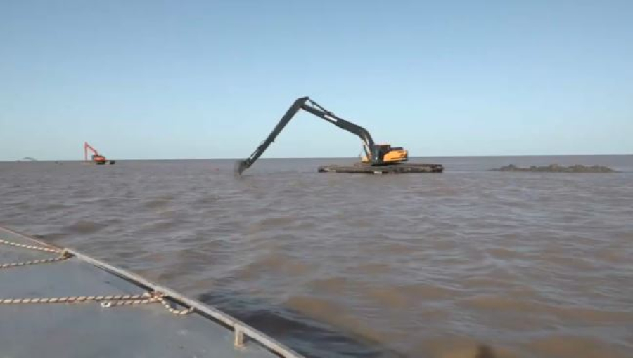 Атырау облысында өзен мен канал түбі тереңдетіліп жатыр
