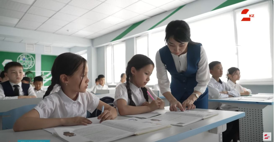 Өнерлі егіздер. Жас суретші Анель мен Жанель