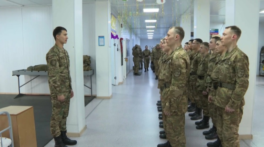 Три пары близнецов служат в одной части в Усть-Каменогорске