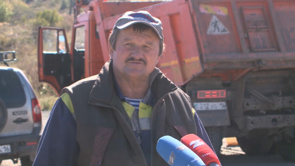 С.Тетерин 25 жылдан бері Өскемен – Алтай автожолының күтіміне жауапты