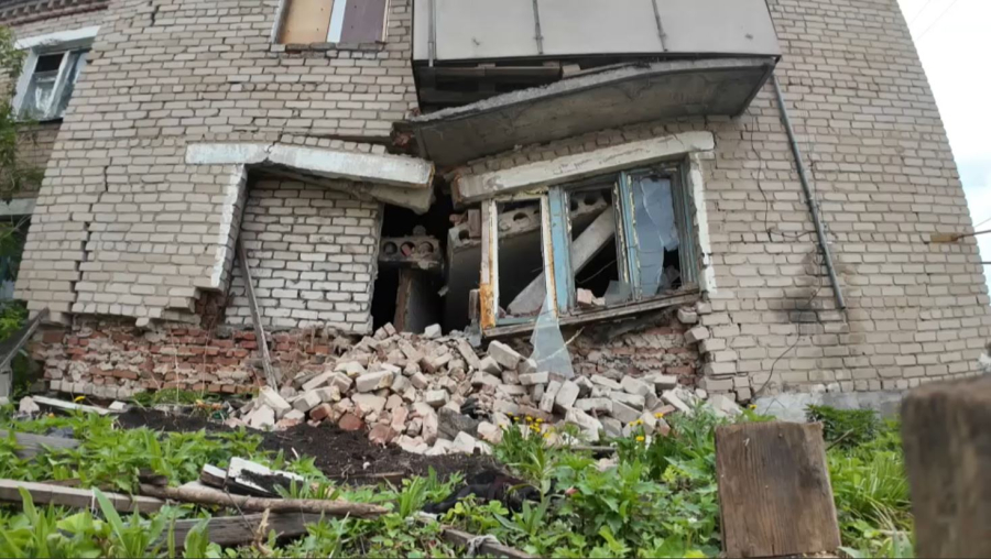 Солтүстіктегі Мамлютка қаласында екі қабатты үйдің бір бөлігі опырылып түсті