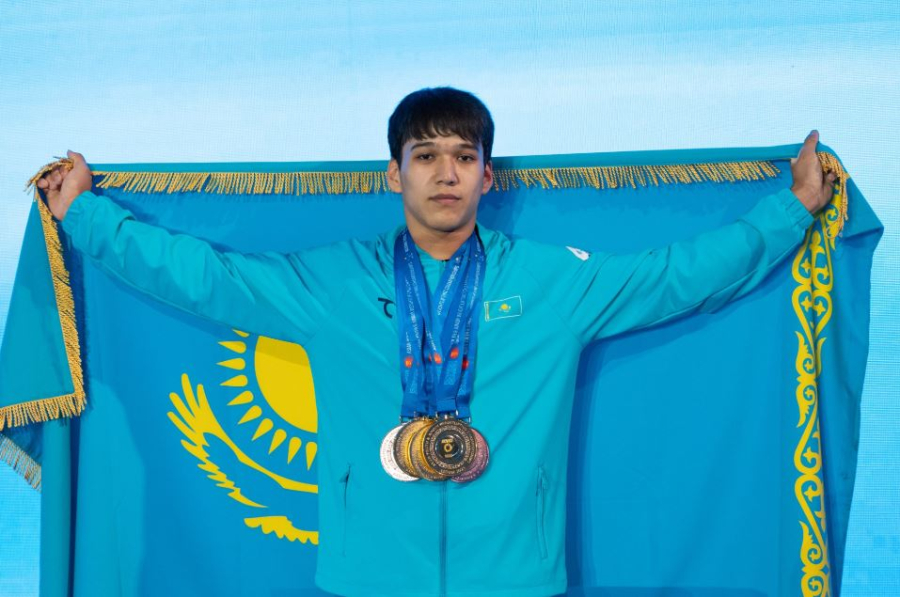 Әлихан Әскербай ауыр атлетикадан Азия чемпионы атанды