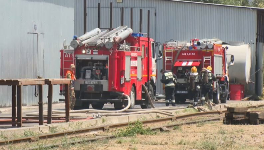 Алматыда қоймада болған өрт толық сөндірілді