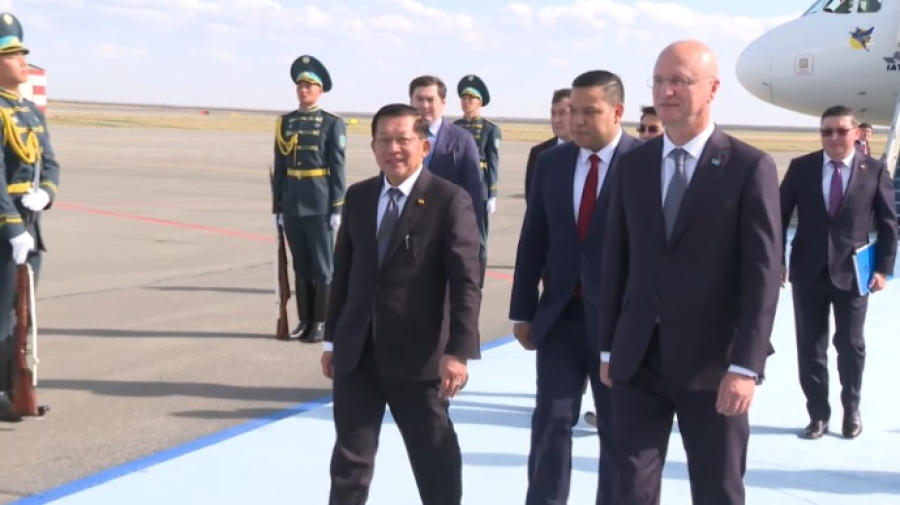 В Астану с визитом прибыл и.о. Президента Мьянмы