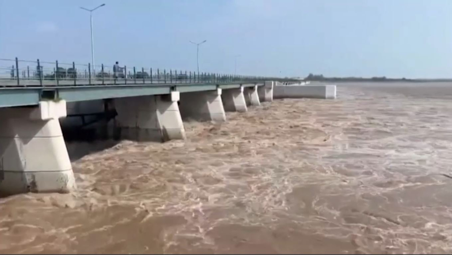 Пәкістанда тасқыннан 1,5 млн адам зардап шекті