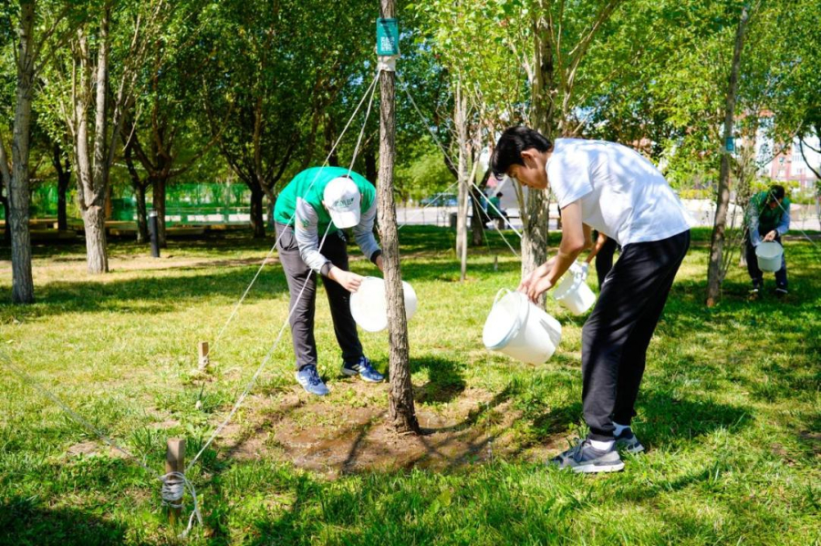 «Таза Қазақстан»: в Астане прошла экоакция с участием активной молодежи