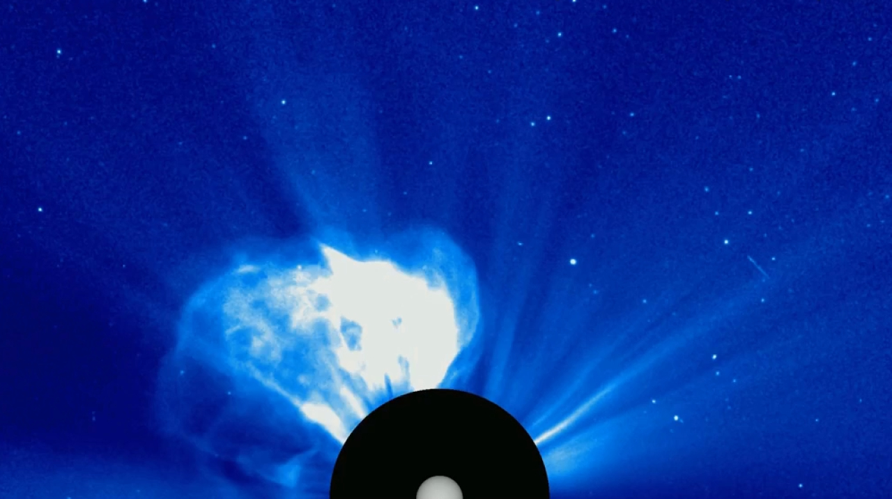 Крупный взрыв произошел на Солнце