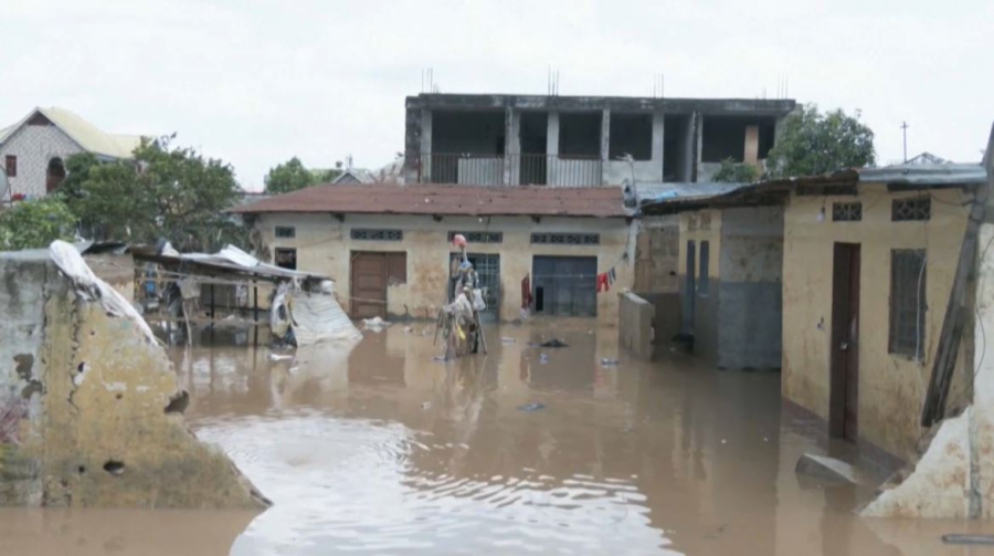 33 человека погибли из-за наводнения в столице Конго