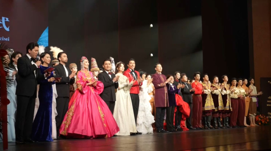 Гала-концертом в Пекине открыли Год культурного обмена Казахстана и Китая