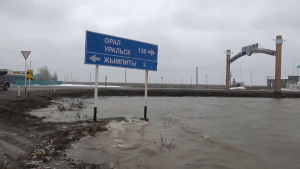 В семи областях Казахстана закрыты трассы из-за паводков