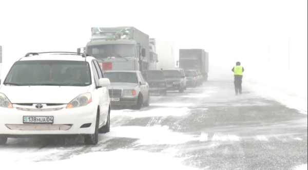 Астанада оқушылар онлайн оқиды