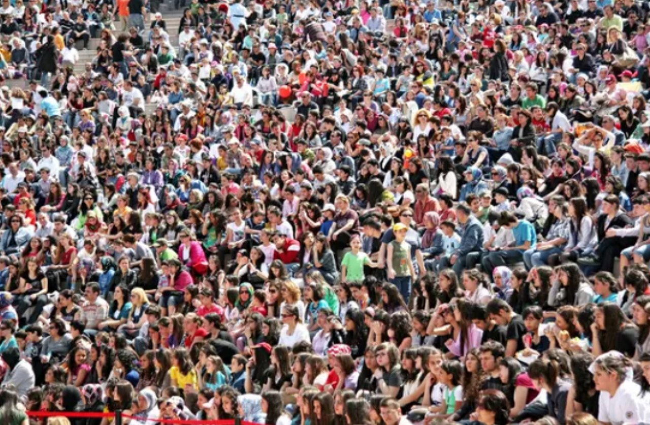 Полицейские вернули родителям 59 потерявшихся детей на концерте