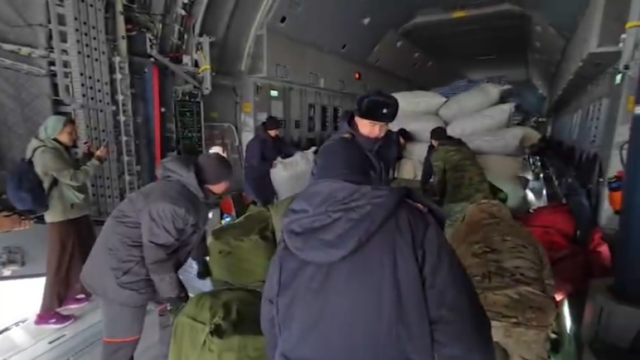 Казахстан отправил 18 тонн гумпомощи в Афганистан