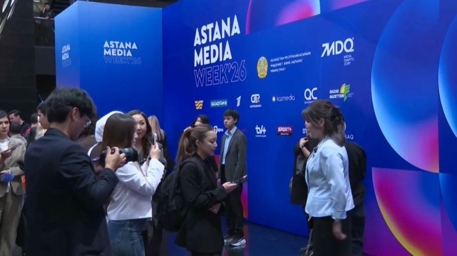 Стандарты работы с ИИ предложили разработать на Astana Media Week
