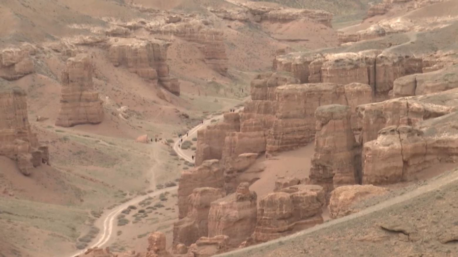 Таза Қазақстан: три тонны мусора вывезли из Чарынского каньона