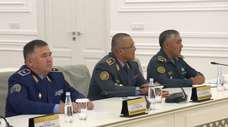 Президент қорғаныс ведомствосының басшылық құрамымен кеңес өткізді